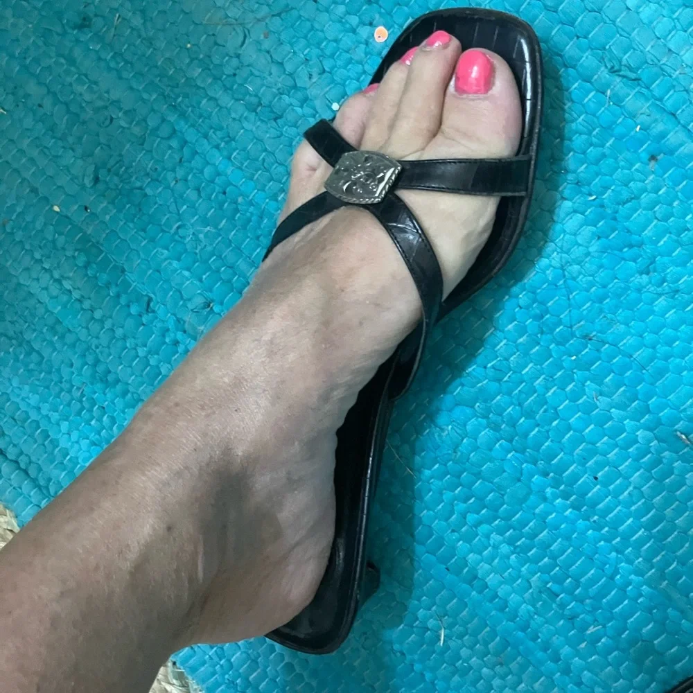 Brighton black crocs sandal, size 7 1/2 - Picture 4 of 7